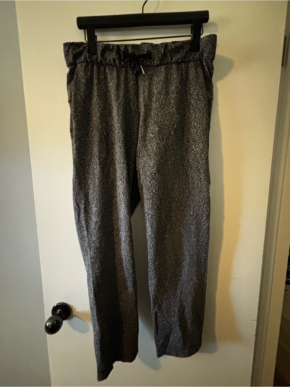 Lululemon on the fly pant 27” sz 8